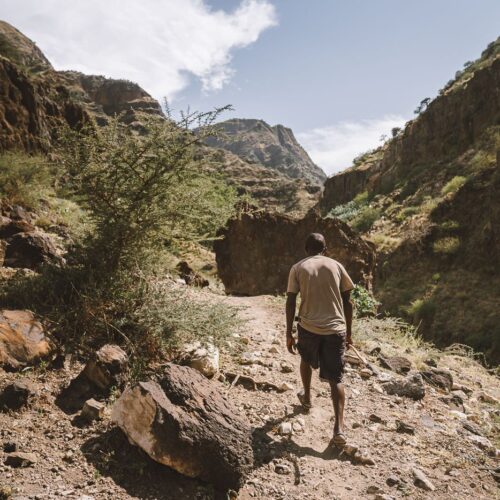 walking to Ngaresero river camp